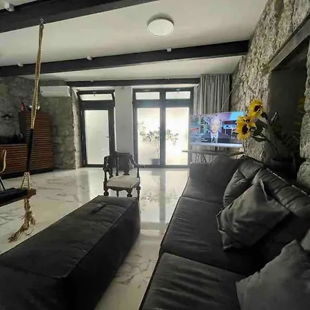 Loft With Rooftop Garden Terrace By The Nyaraló Abbázia