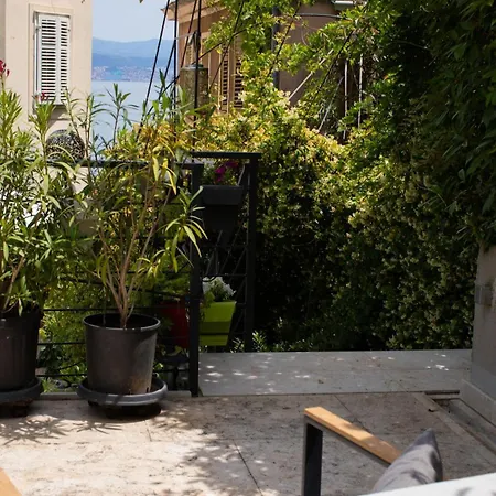 Loft With Rooftop Garden Terrace By The Abbázia