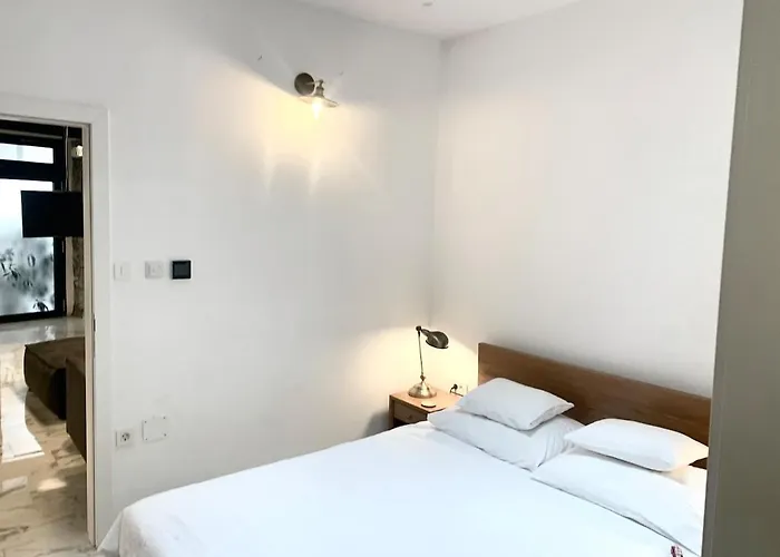 Loft With Rooftop Garden Terrace By The