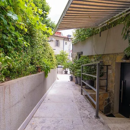 Casa vacanze Loft With Rooftop Garden Terrace By The *