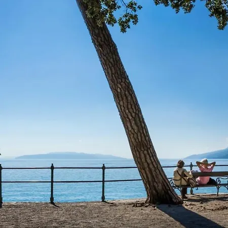 Loft With Rooftop Garden Terrace By The