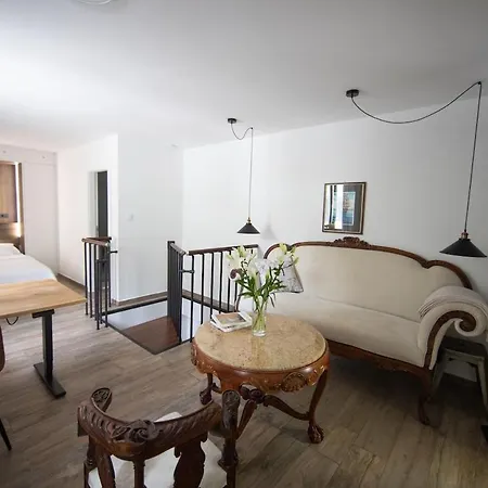 Loft With Rooftop Garden Terrace By The Casa vacanze *