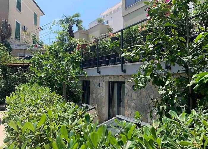 Holiday home Loft With Rooftop Garden Terrace By The