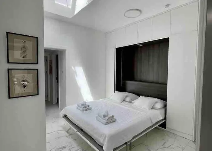 Loft With Rooftop Garden Terrace By The