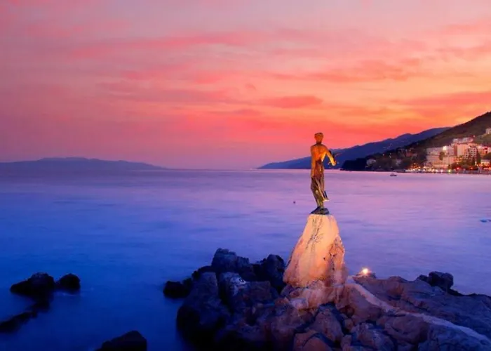 Loft With Rooftop Garden Terrace By The *